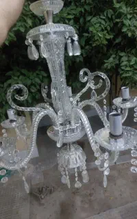لوستر شیشه ای سالم و تمیز