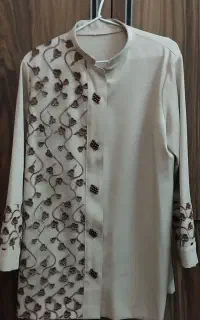 بلوز کرمی کرپ کش