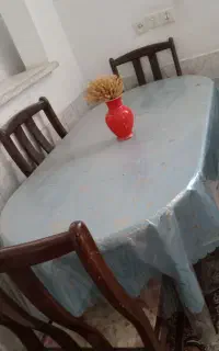 میز ناهار خوری چوبی