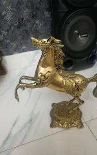 اسب برنز کاملا سالم وسنگین