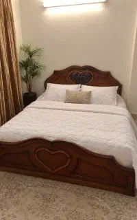 تخت چوبی کلاسیک دو نفره