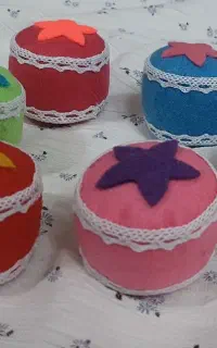 جاسوزنی نمدی دست‌ساز  مناسب خیاطی و هدیه