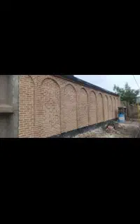 دو نفر کارگر روزمزد  هستیم