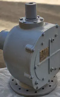 جعبه دنده پشت تراکتوری (کارخانه)