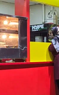 استخدام فروشنده خانم