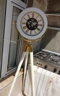 ساعت ایستاده