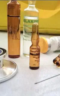خدمات پرستاری و پزشکی در منزل به وسیله پرستار خانم