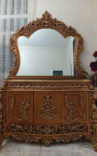 اینه کنسول سلطنتی