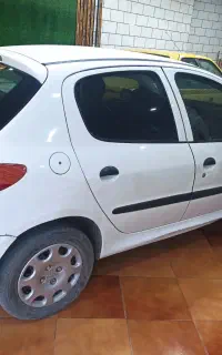 206مدل ۹۰ خونگی یه گلگیر رنگ شاسی پلم