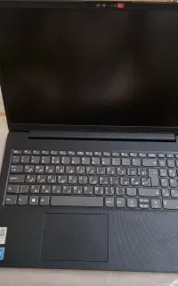 لپتاپ ۸گیگ رم ۲۵۶ به همراه اکسترنال ۲ترا و وسایل
