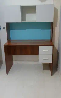 میز تحریر آپادانا