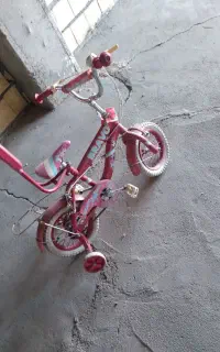 دوچرخه دخترونه در حد نو