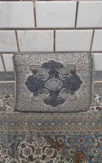 یک جفت پشتی در حد نو