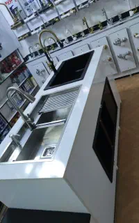 باکسی، پیانویی، گرانیتی