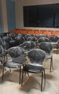 دو نفر خدماتی
