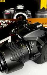 دوربین نیکون 5300 d با لنز ۱۸.۵۵ درحد نو