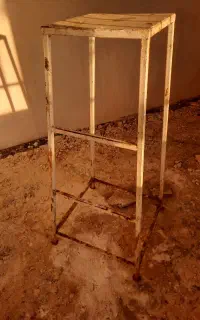 چهارپایه آهنی