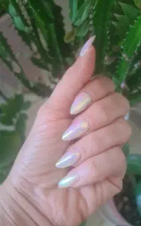 استخدام ناخنکار و فیشال کار در سالن زیبایی