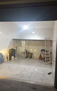 یک باب مغازه یا انباری
