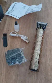 ماشین اصلاح و ریش تراش آکبند قوی و مرتب شیک