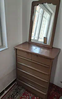 دراور چوبی به همراه آینه