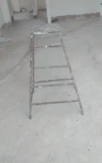 چهارپایه اهنی سنگین