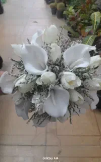 دست گل عروس