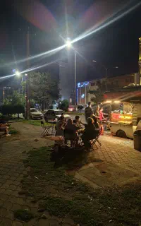 فود تراک (ماشین فست فود) وانت