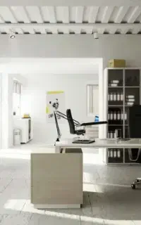 مدیر فروش و مدیر تبلیغات خانم