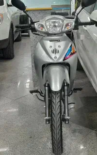 موتور کویر رادیسون بی کلاچ نقره ای