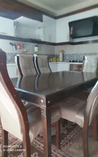 میز غذاخوری شش نفره