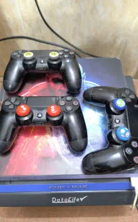 ps4 کم کار و سه دسته اصلی