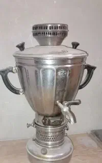 یک عدد سماور نفتی قدیمی حدوداً ۴۰سال پیش  عالی سوز
