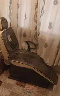 صندلی اصلاح به همراه آینه بزرگ
