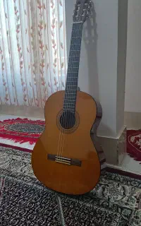گیتار یاماها c40