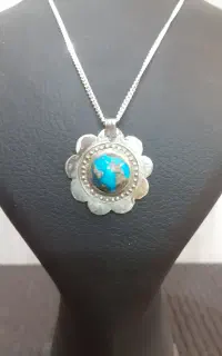 مدال قدیمی با نگین فیروزه
