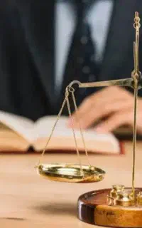 وکیل پایه یک دادگستری و مشاوره حقوقی در کلیه دعاوی