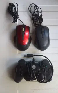 دو عدد موس اصل و یک دسته بازی کامپیوتر