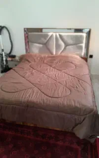 تخت و آینه دراور
