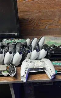 تعمیر تخصصی دسته PS4 و PS5 با ضمانت