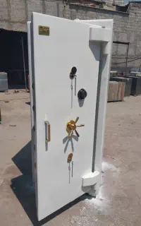 گاوصندوق سفید رنگ بندی مختلف