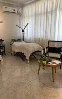 اجاره تخت اکستنشن مژه  در فضای تخصصی