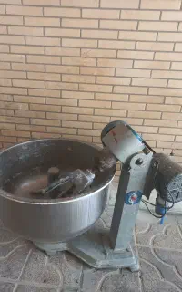 دستگاه خمیرکن