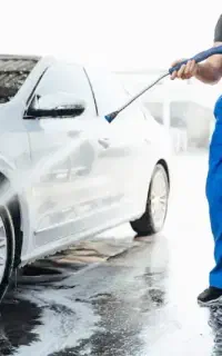 استخدام یک کارگر کارواش