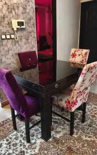 میز ناهار خوری ۴ نفره همراه با شیشه و کشو