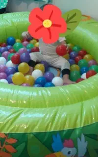 استخر توپ بزرگ