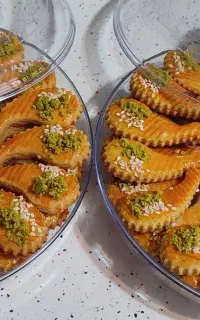 شیرینی سنتی خانگی آقایی