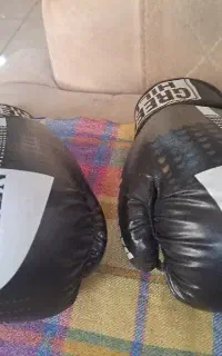 دستکش بوکس درحد نو