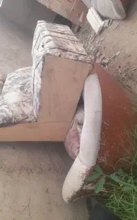 مبل کهنه ولی تخته هاش سالم