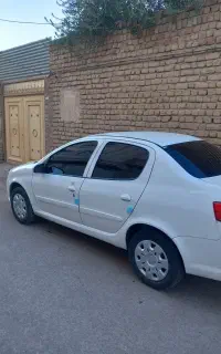نصب برچسب شیشه دودی سولار  دولایه با قیمت مناسب